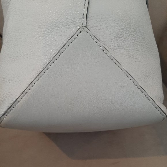 Marc Jacobs Handbag - Picture 12 of 16